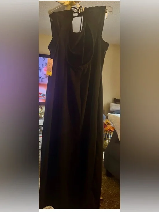 Sleeveless Black Halter Maxi Dress - Picture 2 of 2